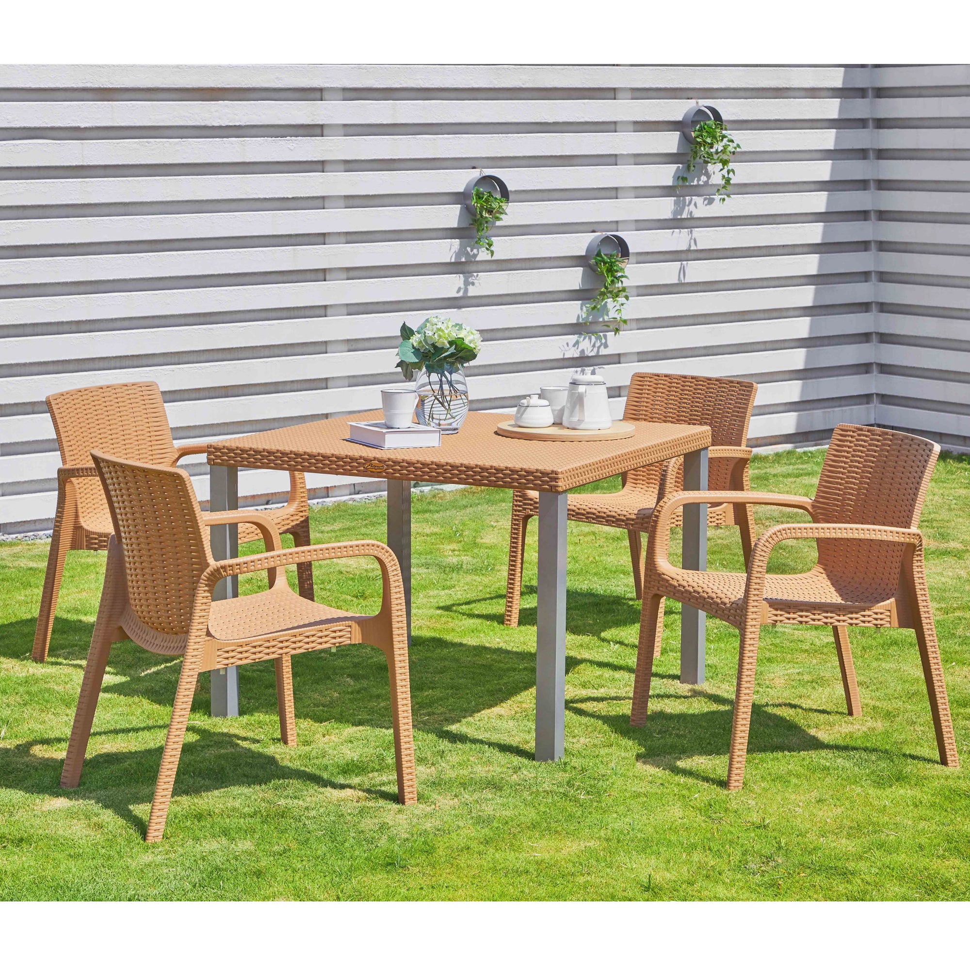 LAGOON OSLO RATTAN DINNING TABLE W/ALUM TUBE