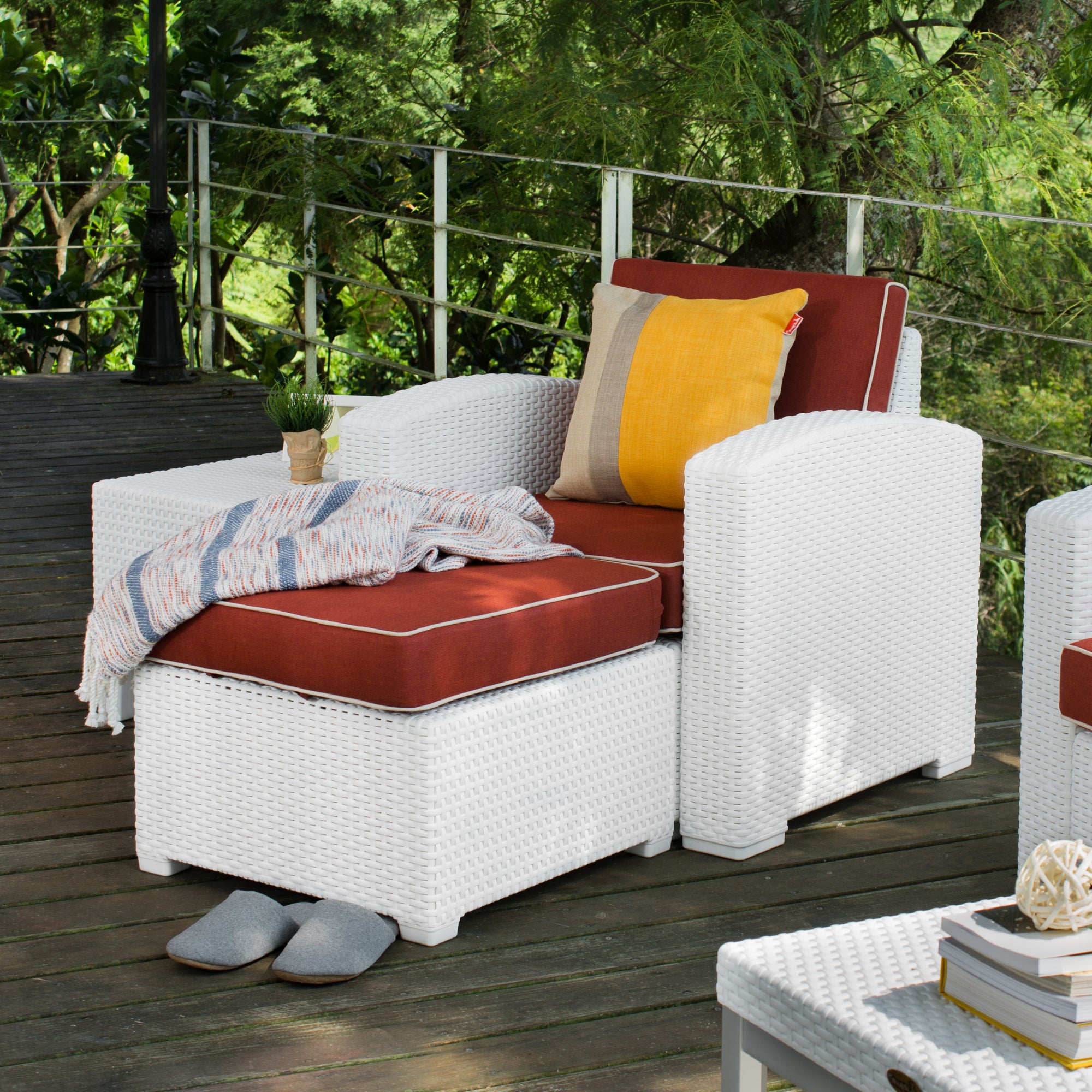 LAGOON MAGNOLIA RATTAN CLUB CHAIR