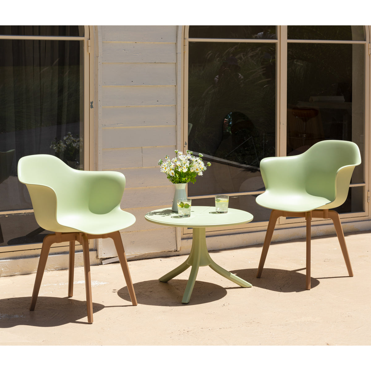 Lagoon Penguin Ergonomic Dining Chairs – Indoor & Outdoor Leisure Seating (Set of 4)